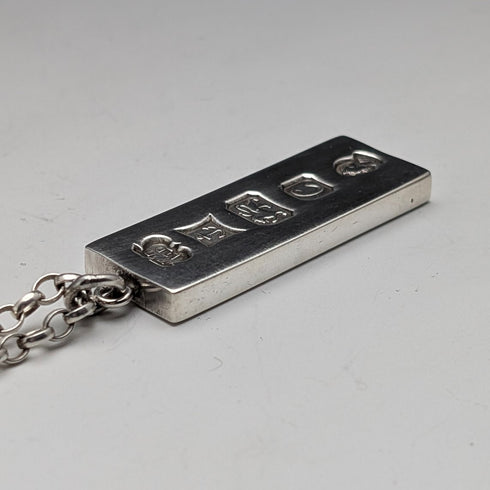 1977年 英国 純銀製 ジュビリーインゴットペンダント&純銀製チェーン 計40g  Troika Designs